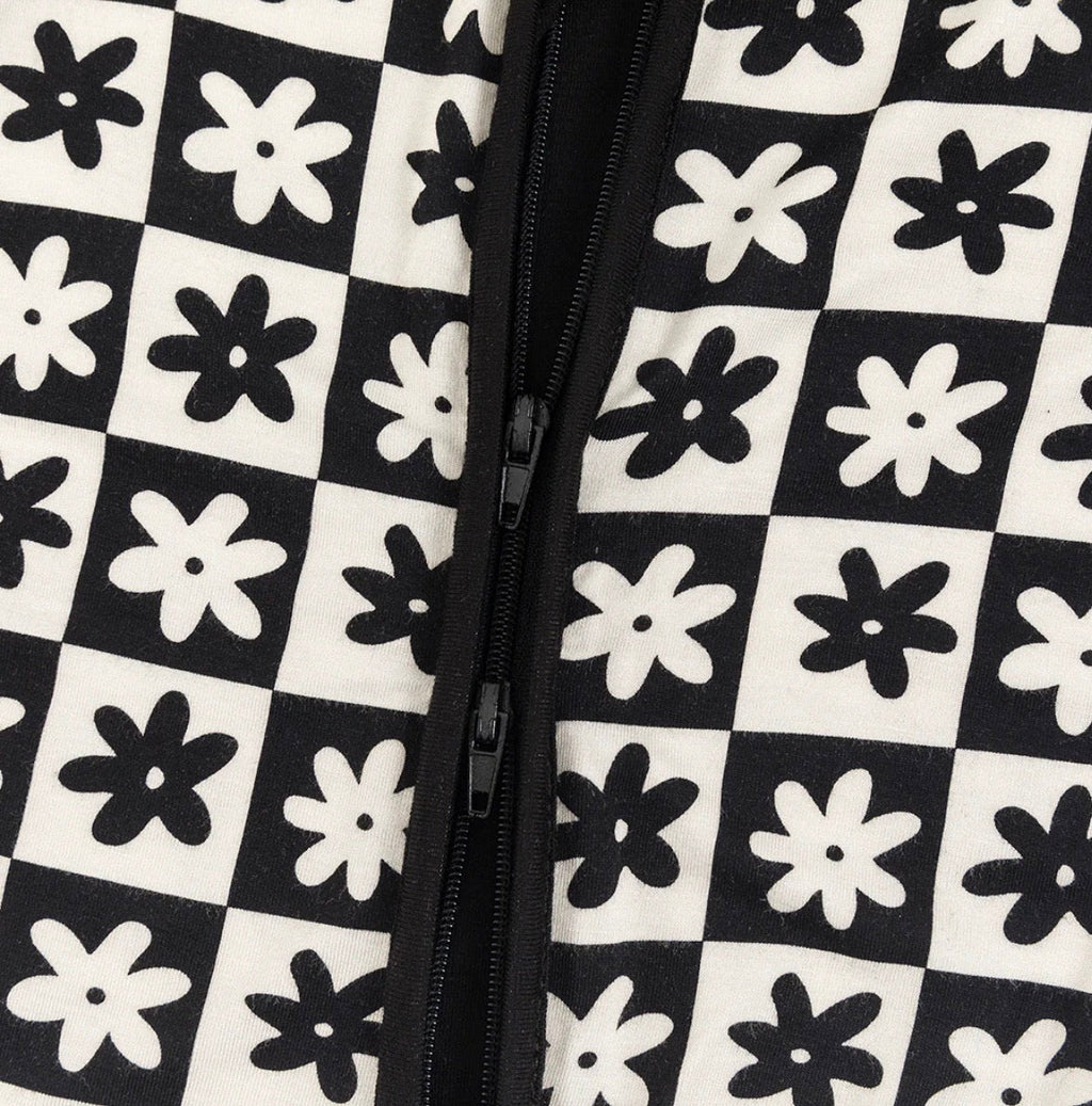 Black and White Checkered Daisy Bamboo Sleeper